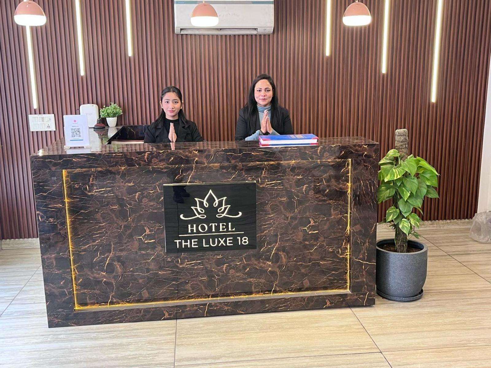 Hotel The Luxe 18 - Golf Course Road Gurgaon Bagian luar foto