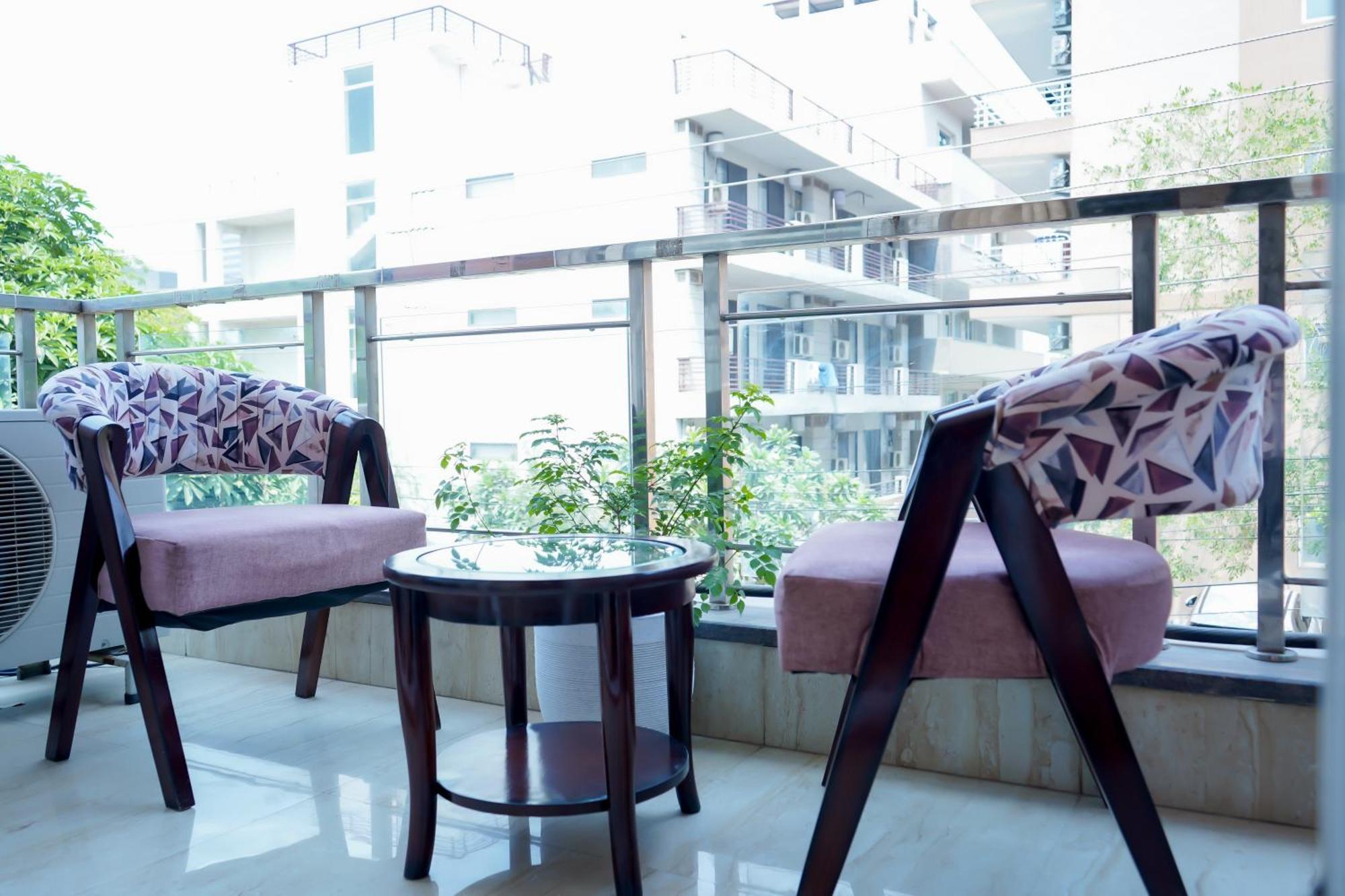 Hotel The Luxe 18 - Golf Course Road Gurgaon Bagian luar foto