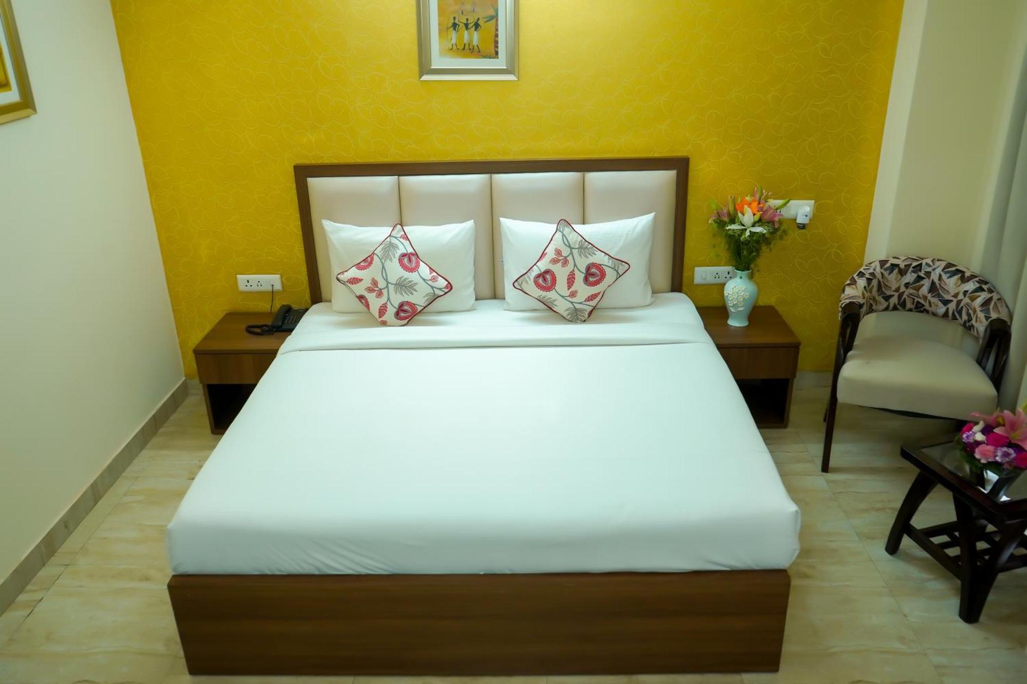 Hotel The Luxe 18 - Golf Course Road Gurgaon Bagian luar foto