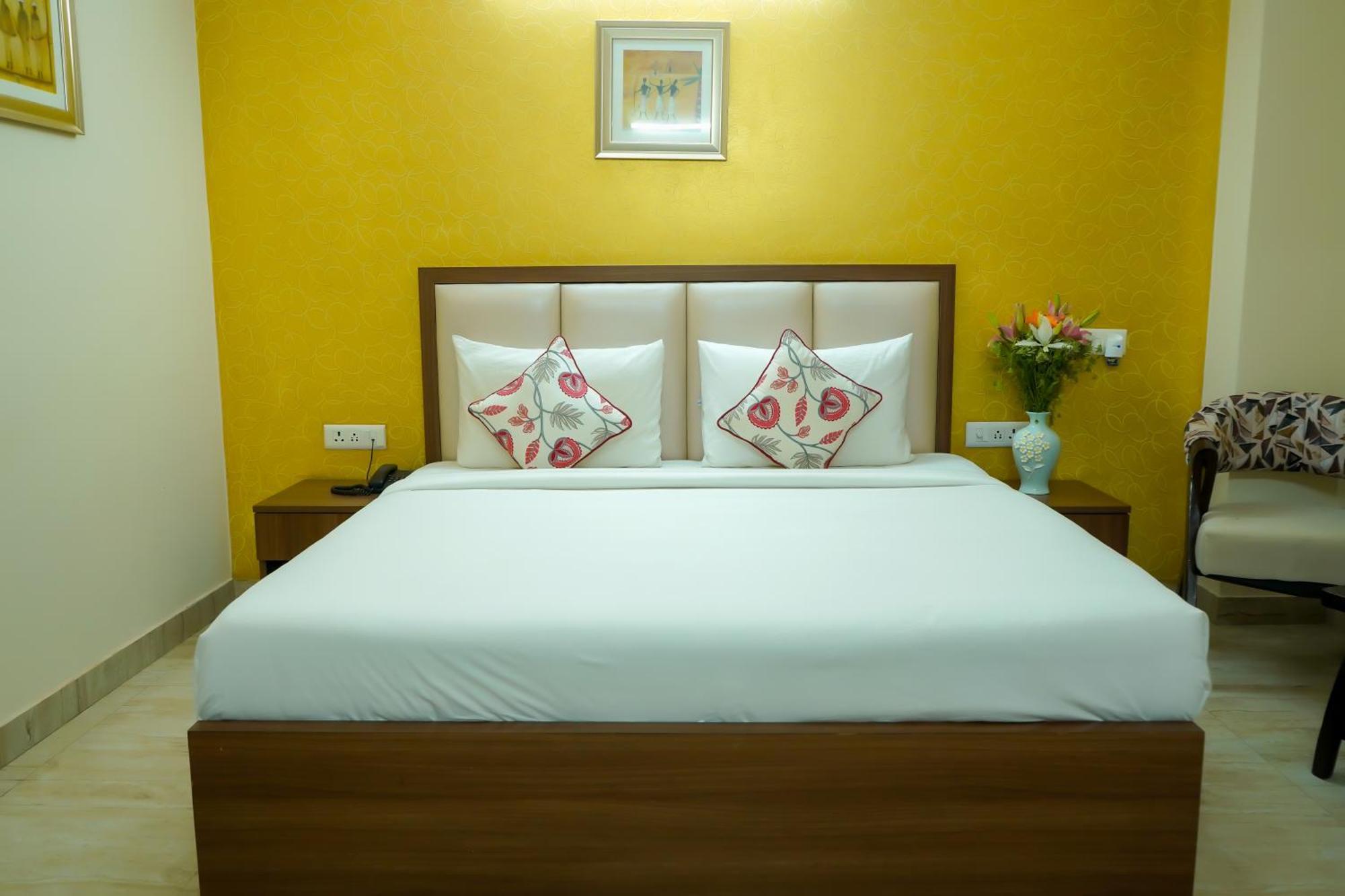 Hotel The Luxe 18 - Golf Course Road Gurgaon Bagian luar foto