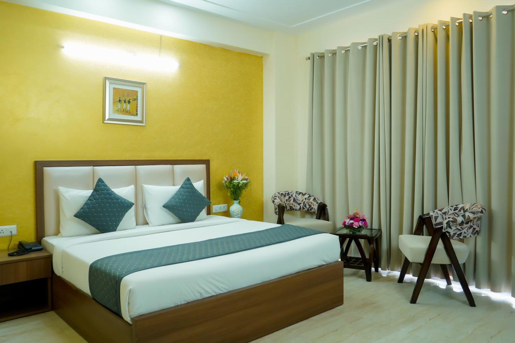 Hotel The Luxe 18 - Golf Course Road Gurgaon Bagian luar foto