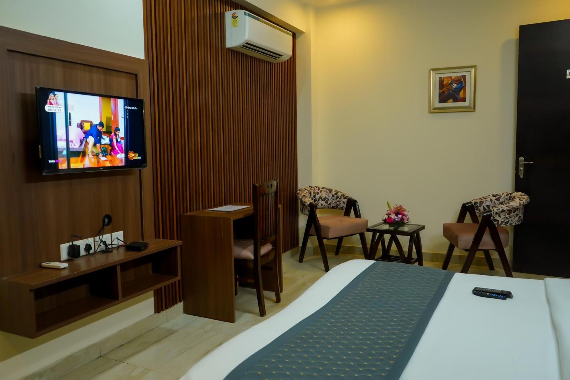 Hotel The Luxe 18 - Golf Course Road Gurgaon Bagian luar foto
