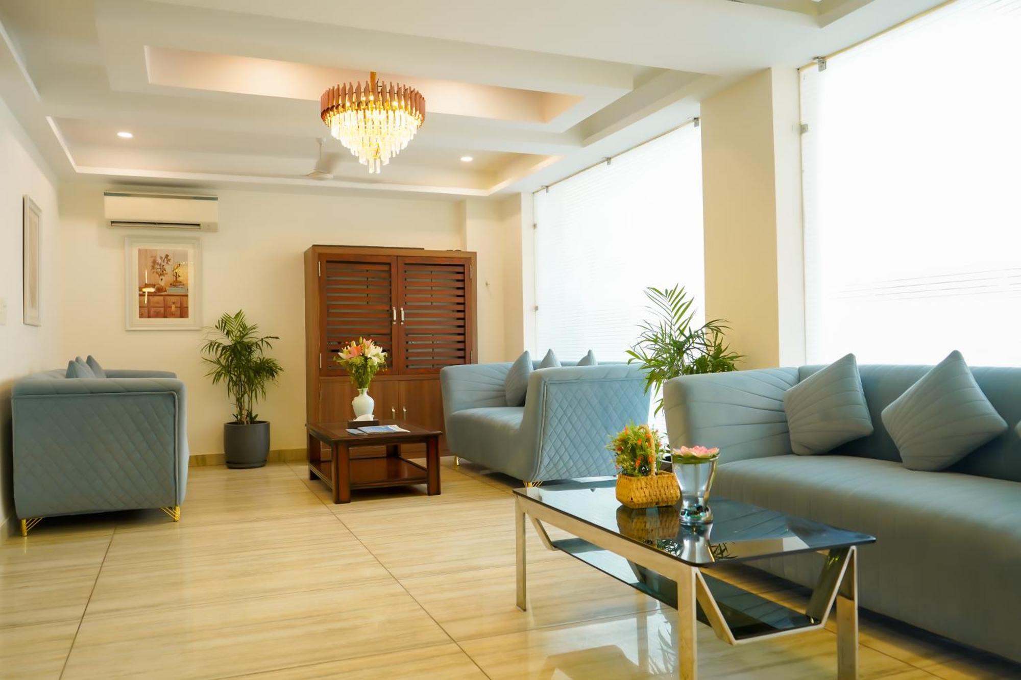 Hotel The Luxe 18 - Golf Course Road Gurgaon Bagian luar foto