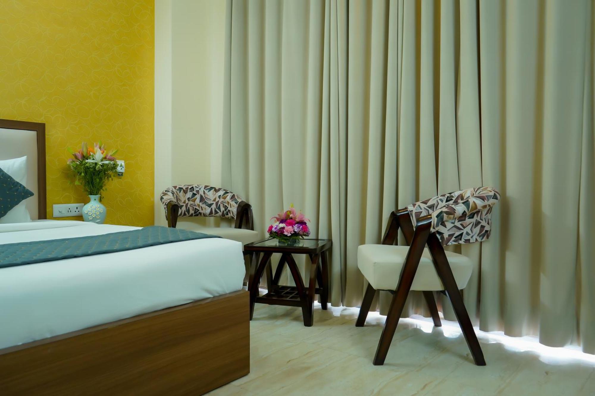 Hotel The Luxe 18 - Golf Course Road Gurgaon Bagian luar foto